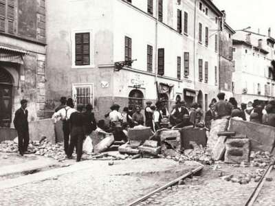 Militants, anarcho-syndicalists, left socialists, communists, and republicans formed, in June 1921, a people’s militia, the “Arditi del Popolo,” to fight fascists.